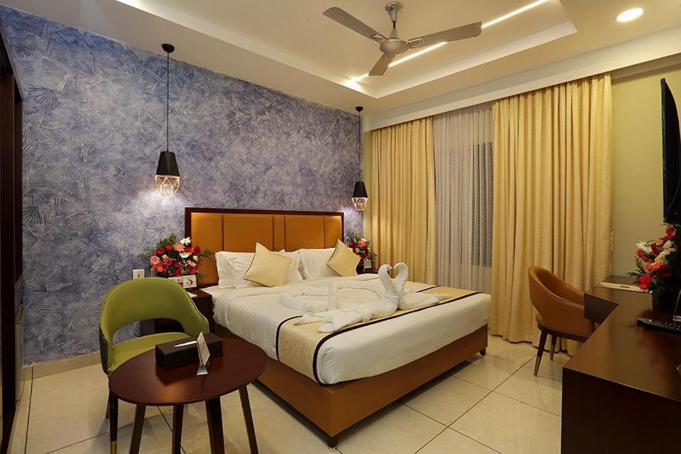Hotel New York Square Kottayam Exterior foto