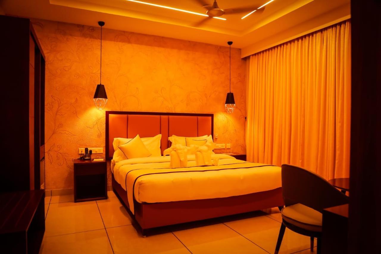 Hotel New York Square Kottayam Exterior foto